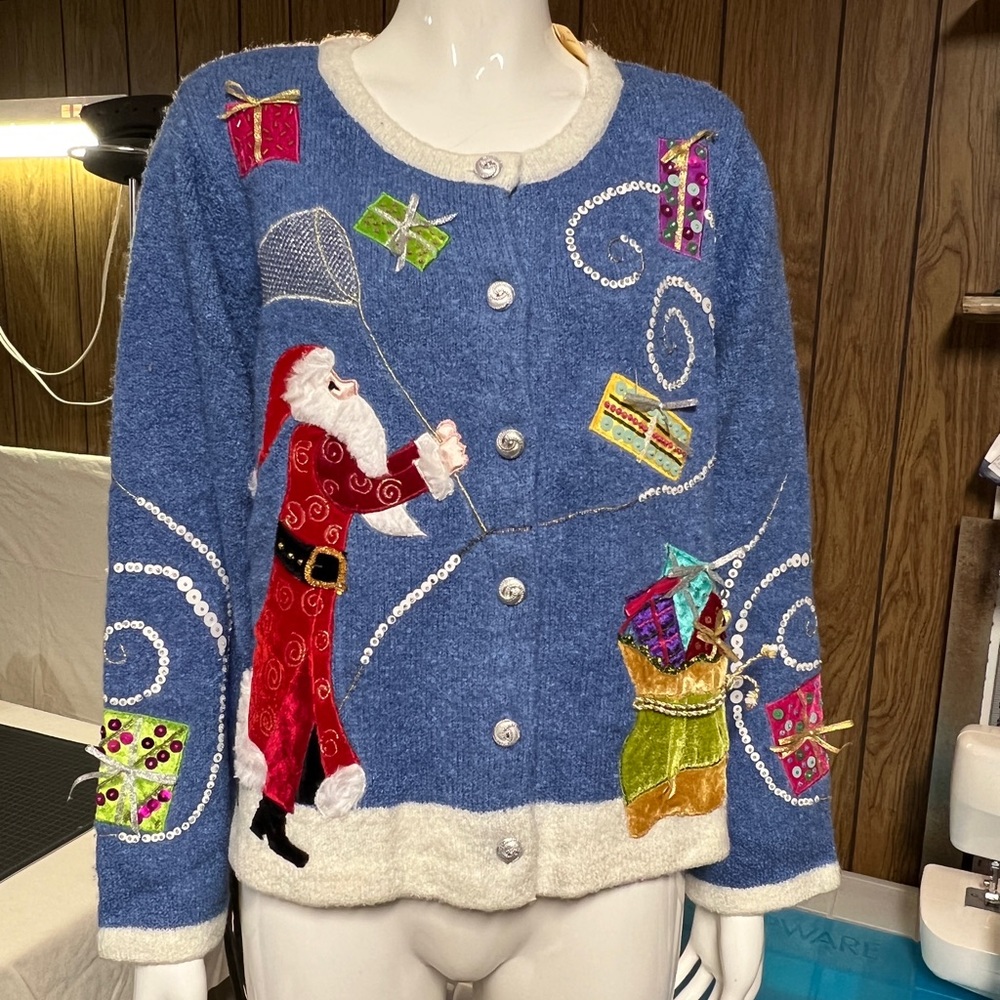 NWT holiday sweater size large
